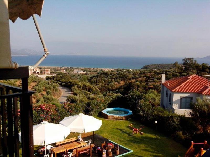 Meltemi Rooms And Apartments Finikounta Exterior foto