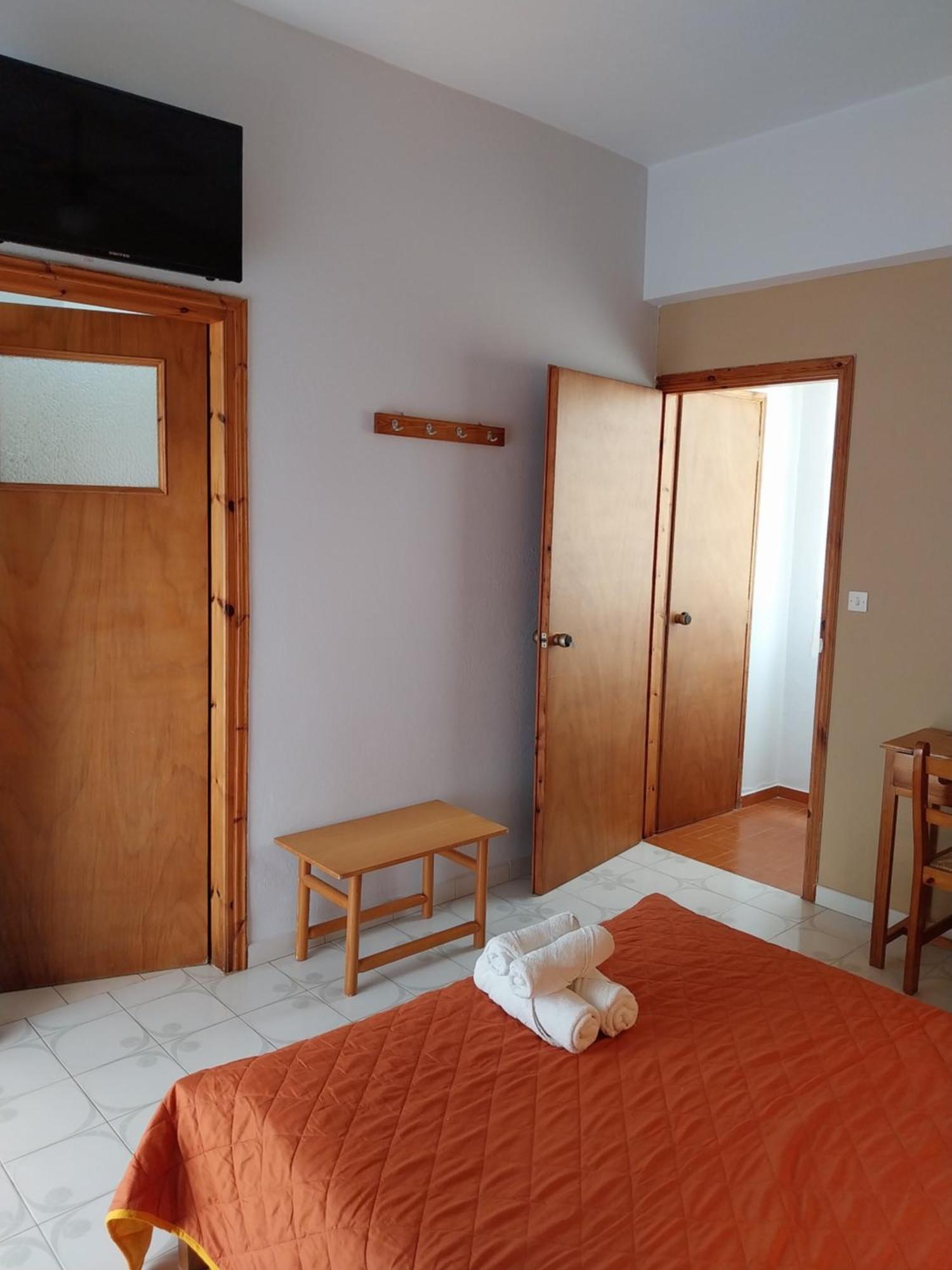Meltemi Rooms And Apartments Finikounta Exterior foto