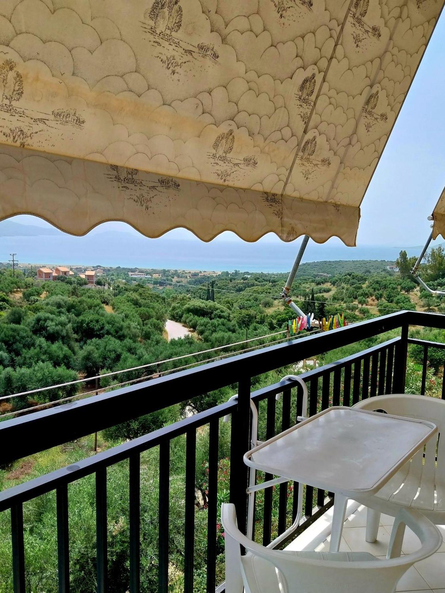Meltemi Rooms And Apartments Finikounta Exterior foto